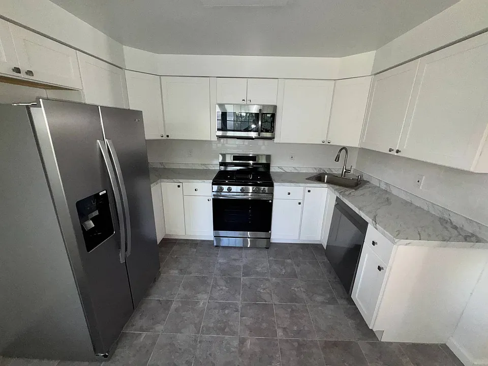 80 Cedarhurst Ave #6