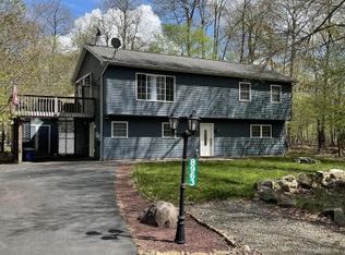8963 Pheasant Ln, Tobyhanna, PA