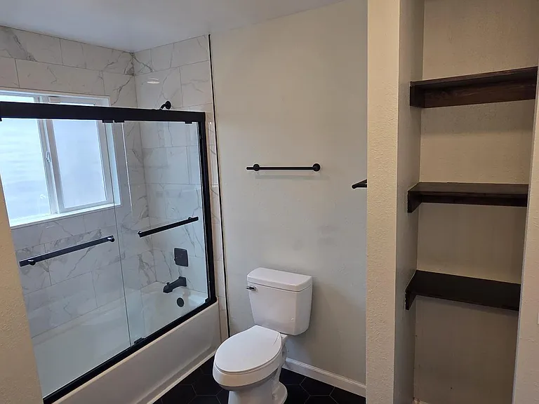 2104 Whitewood Dr — Photo 12