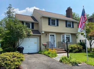 18 Crest Pl, Springfield, NJ 07081