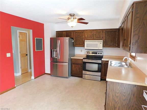 2nd image of 4131 Sequoia Dr