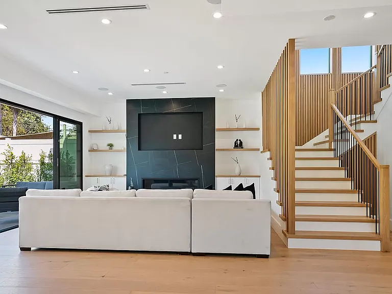 4425 Morse Ave — Photo 64