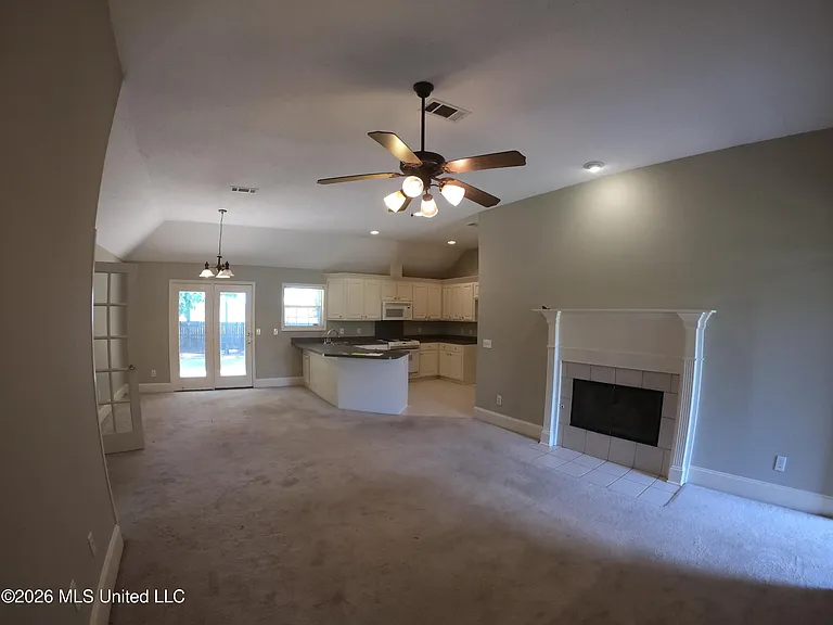124 Hunters Row — Photo 18