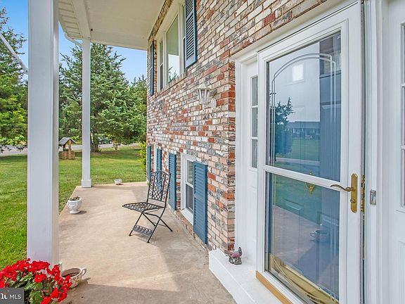 5th image of 4 Concord Dr