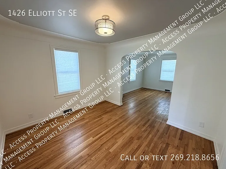1426 Elliott St SE — Photo 8