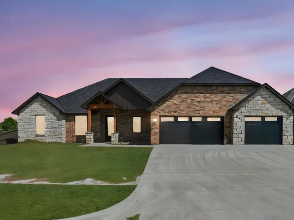 2406 NE Falcon Ln, Lawton, OK 73507