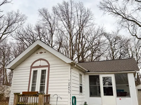 20655 Woodstock Ave, Fairview Park, OH 44126
