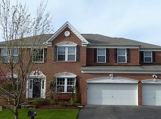 8020 Maureen Dr, Cranberry Township, PA 16066