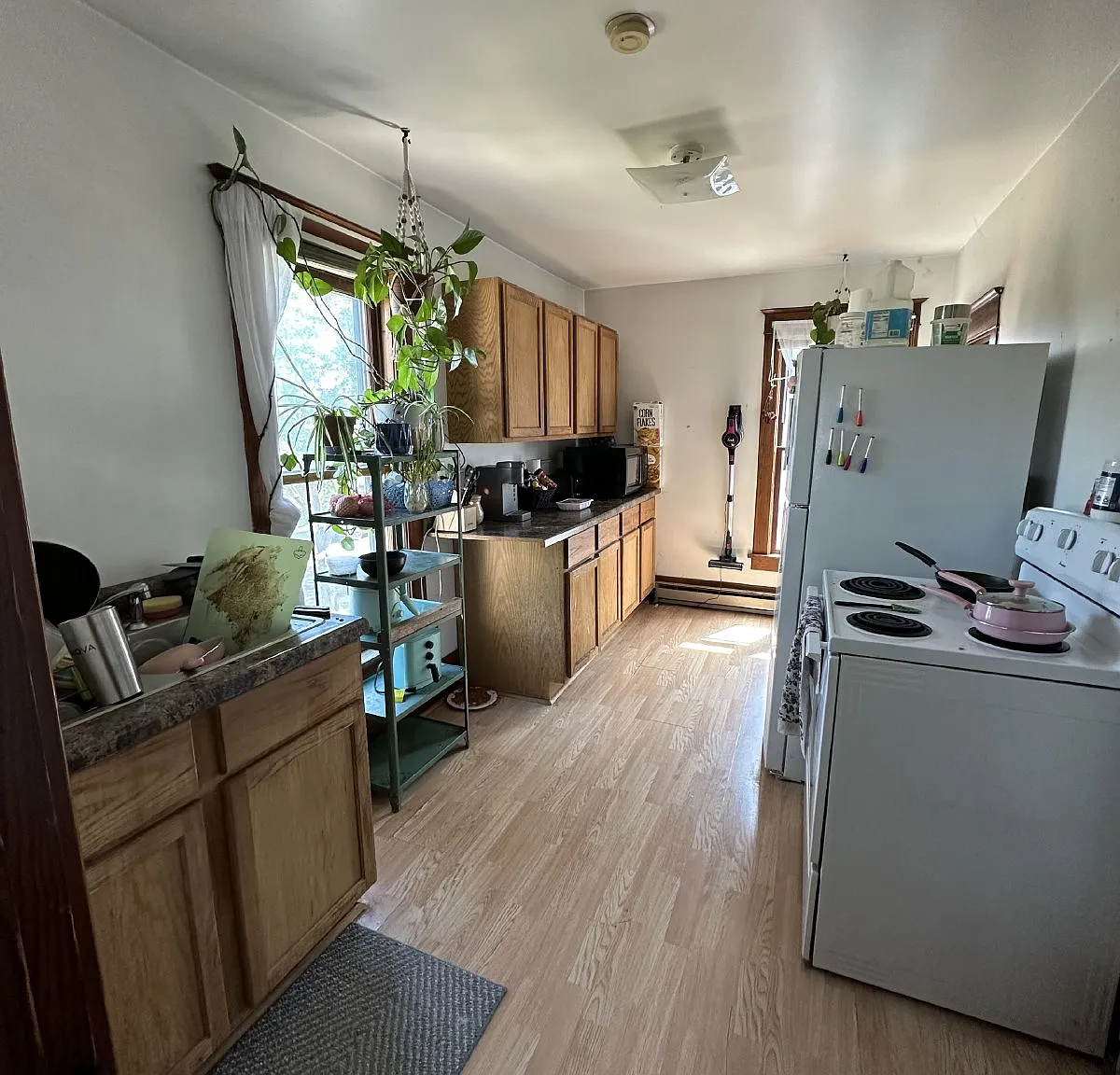 2 bed, 1.0 bath, $525 — Photo 2