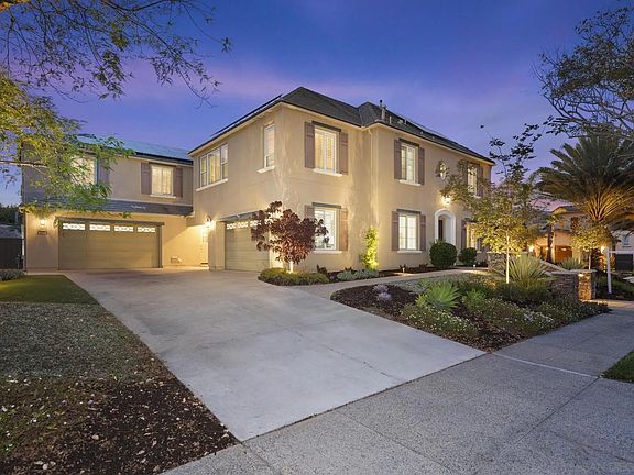 2nd image of 2827 Sutter Ridge Dr