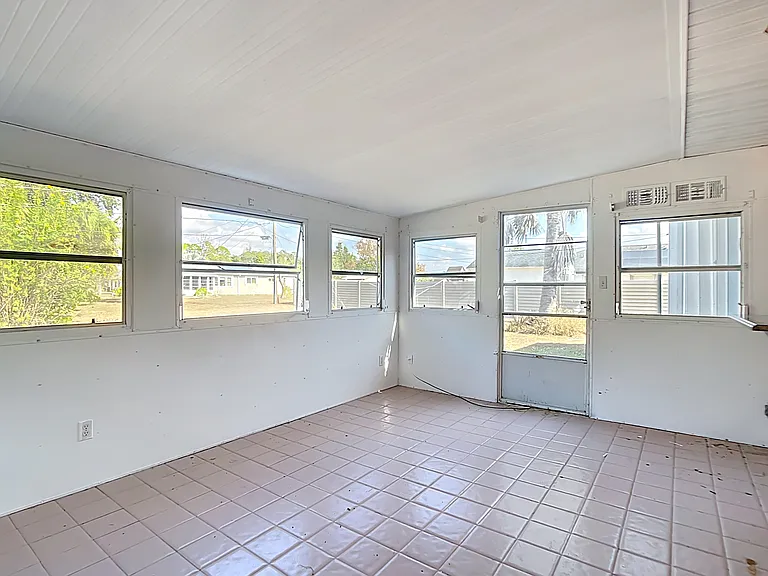 4428 Aladdin Ave — Photo 27