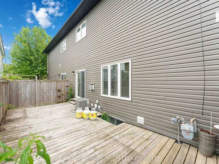979 Admiral Ave — Photo 28