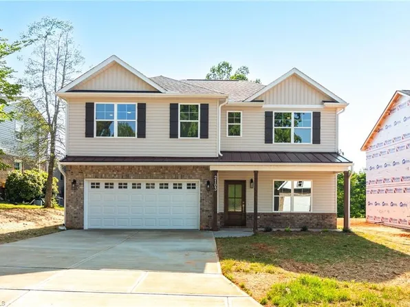 2103 Medhurst Dr, Greensboro, NC 27410