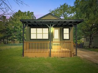 114 Maple St, McHenry, IL 60051