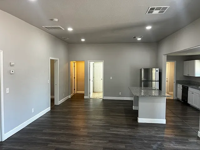 6292 N 1st St — Photo 5
