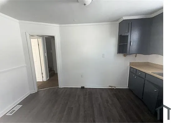 8082 Packard Ave