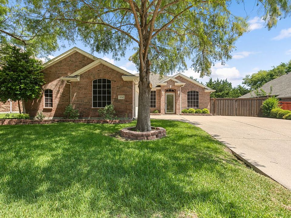 1st image of 1711 Grand Canyon Way
