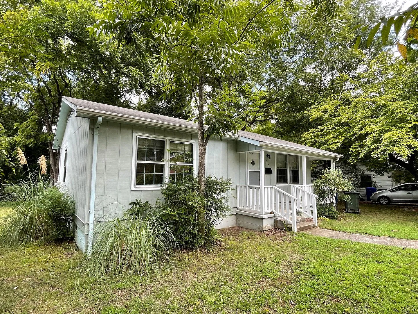 Charming 2br house on the Northside of Chapel Hill...Walk to UNC, downtown with ease! — Photo 2