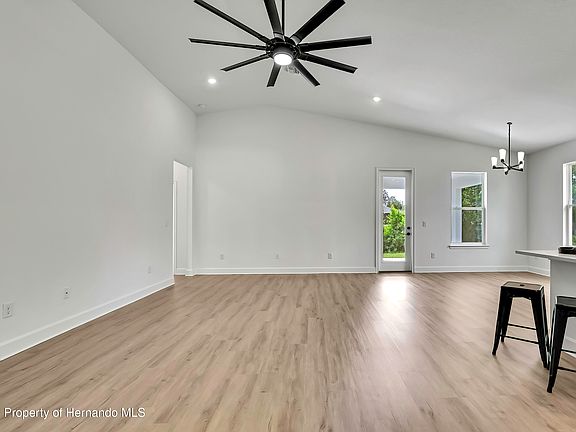 5th image of 6589 Freeport Dr