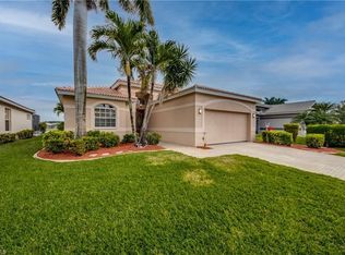 11233 Lakeland Cir, Fort Myers, FL 33913