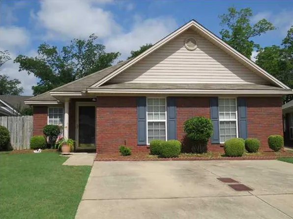 61 Penton Ct, Millbrook, AL 36054
