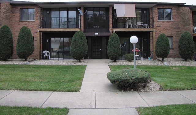1st image of 22613 Pleasant Dr APT 14