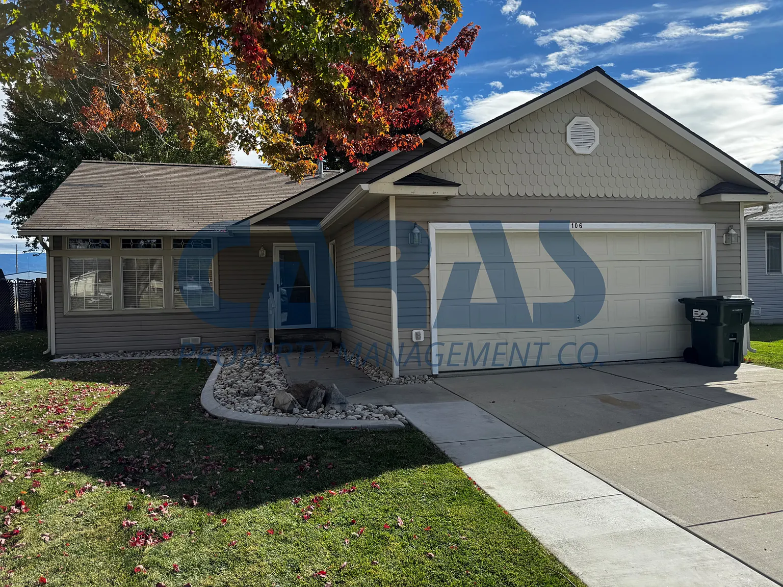 3 bed, 1200 sqft, $1,800 — Photo 2