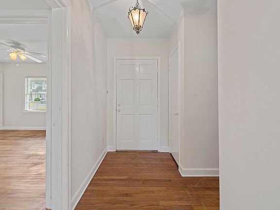 3rd image of 264 Barry Rd