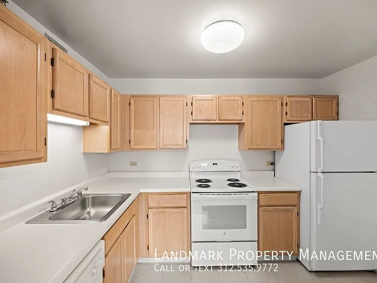 200 N Dearborn St #3201 — Photo 2