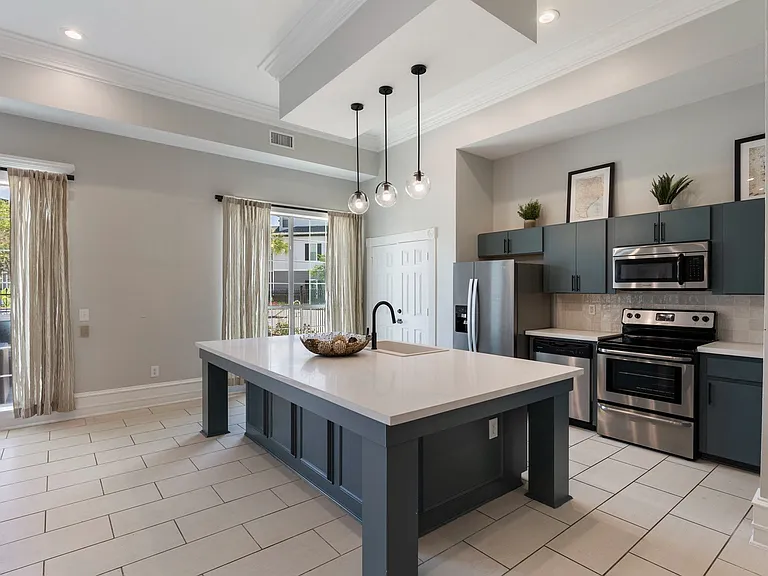 Leasing Center
