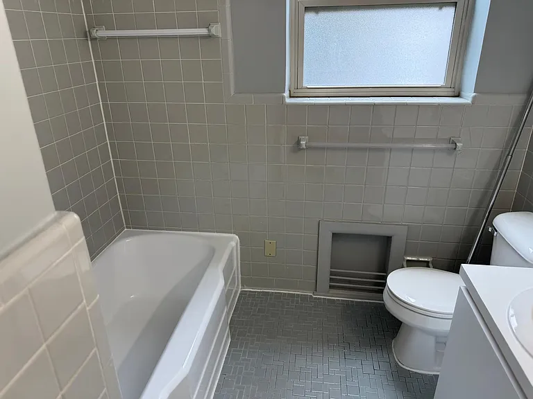 2123 Luray Ave #1 — Photo 24