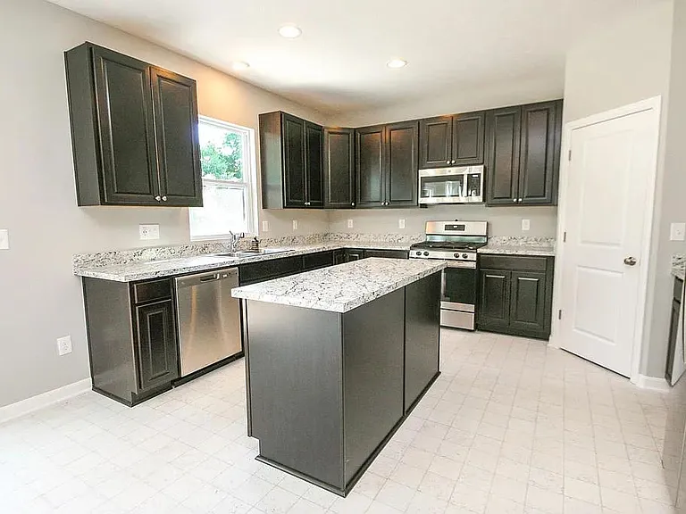 7861 Oldham Dr — Photo 16