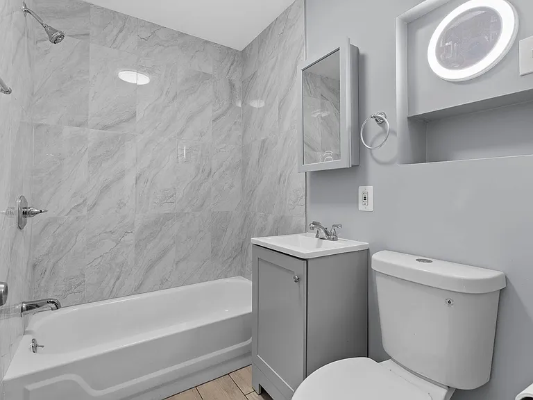 2228 S Wood St #1 — Photo 14