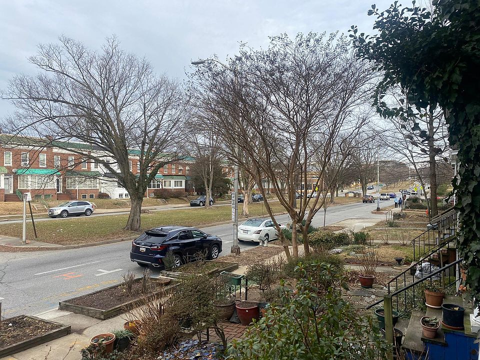 Street view with parking except 4-6pm on Monday to Friday