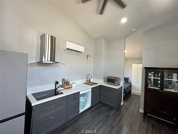 4th image of 622 Broadway