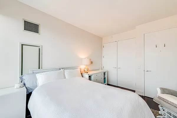 Rented by Compass | media 76