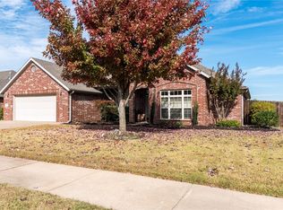 2204 Juniper Ave, Bentonville, AR 72712