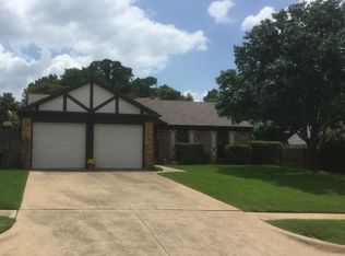 506 Thorn Wood Dr, Euless, TX 76039