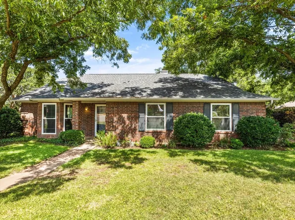 8900 Madewood Ct, Granbury, TX 76049