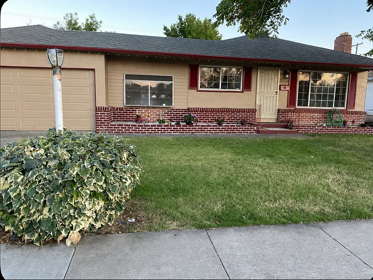 2668 Inman Ave — Photo 1