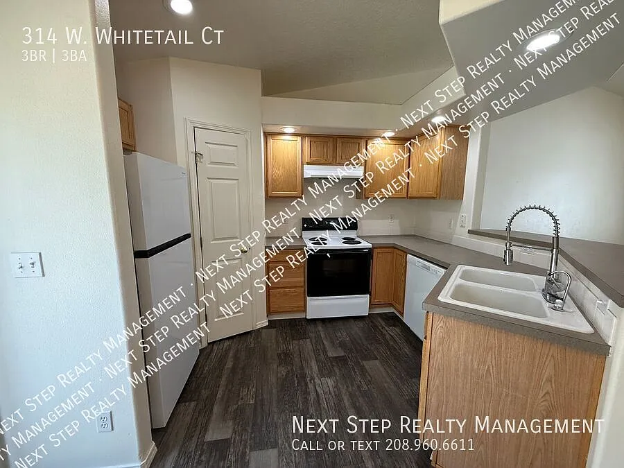 3 Bed 2.5 Bath Home In Kuna - No Security Deposit Required & Pets Welcome — Photo 4