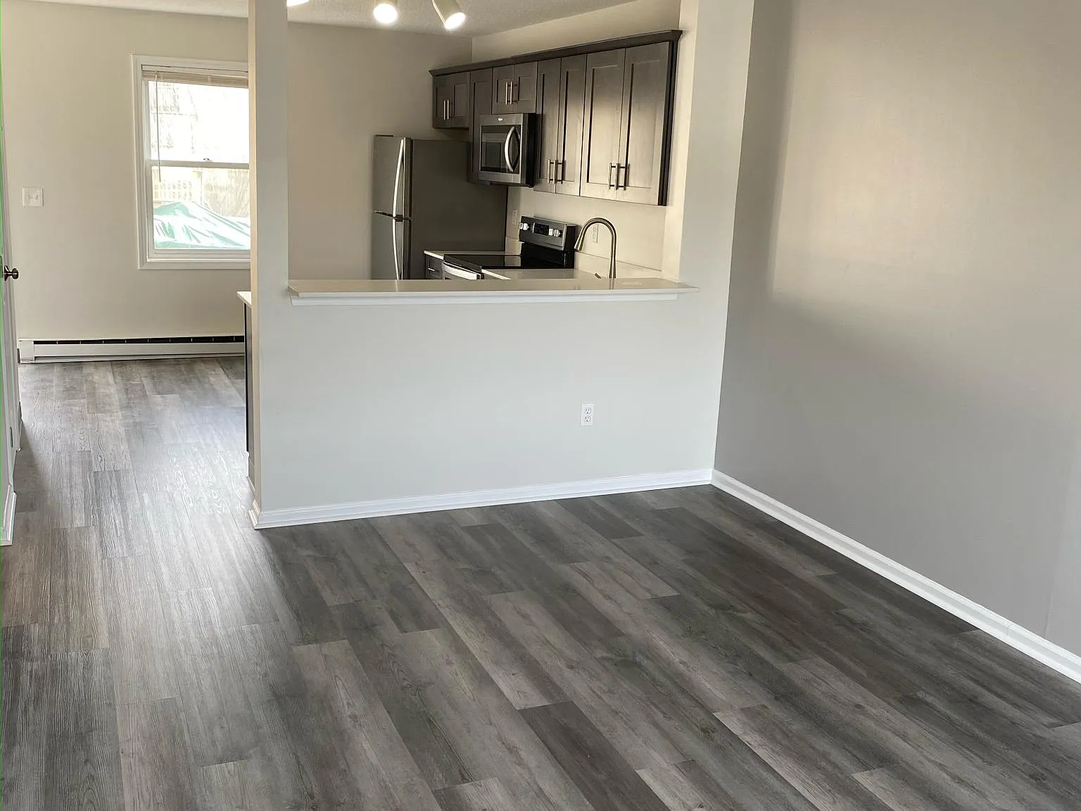 32 Manville St — Photo 2