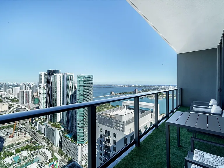 601 NE 1st Ave #Penthouse 5001 — Photo 30