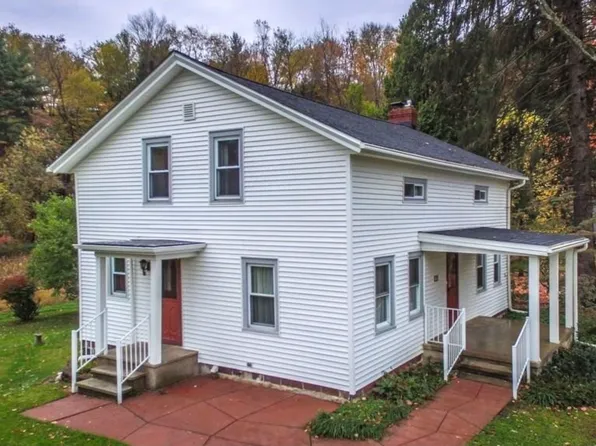 653 Crystal Lake Rd, Akron, OH 44333