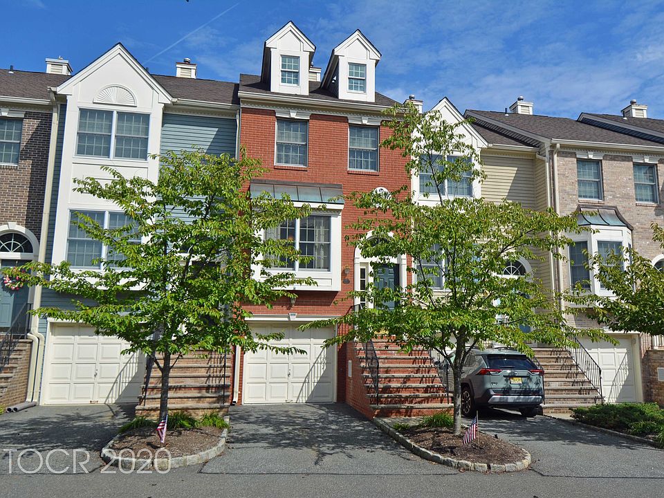 1st image of 644 Richmond Ct