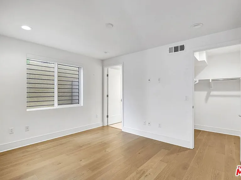 1414 1/2 N Stanley Ave — Photo 19