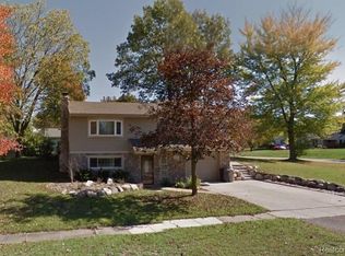 431 Cynthia Dr, Flushing, MI 48433
