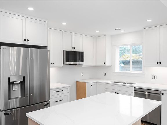 3rd image of 2938 Extension Rd