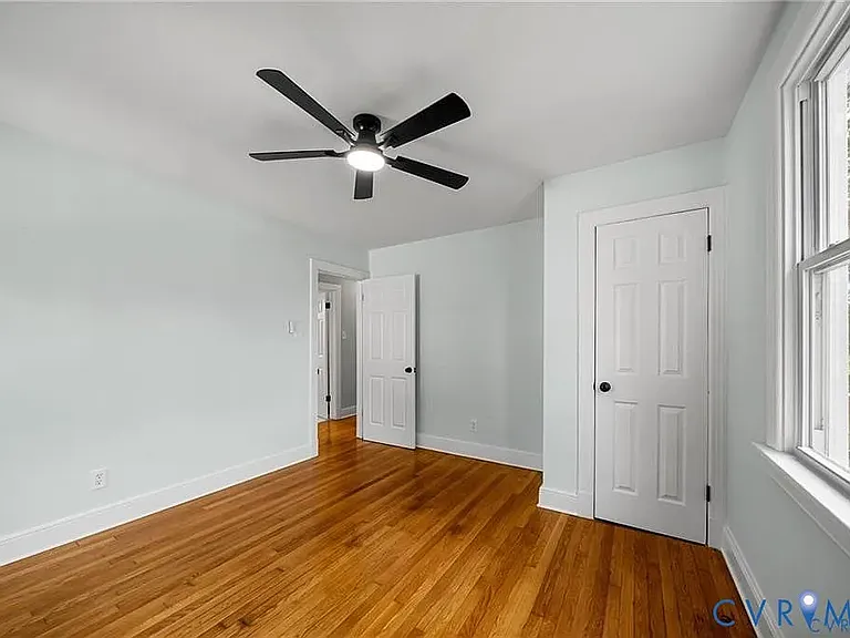 2105 Clarke St — Photo 5
