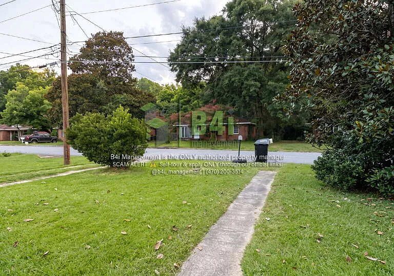 904 Harbison Dr — Photo 3